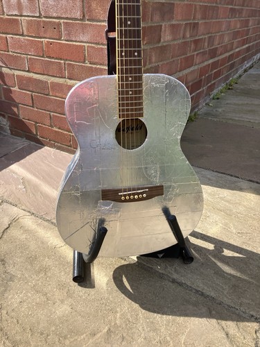 Cycled folk guitar crome - folk,