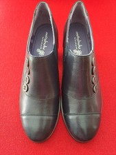 MOSHULU Lady's Leather Shoe Boot, Navy   Metal Button Accent Super Comfy Size 5