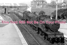 1752 locomotive entering - sc,
