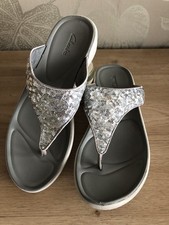 Clarks Wave Dazzle Ladies Silver Sequin Post Toe Slip on Mule Sandals UK 7