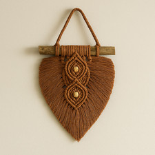 Handmade Macrame Leaf – Earthy Wall Art on Natural Wood, 20x16cm