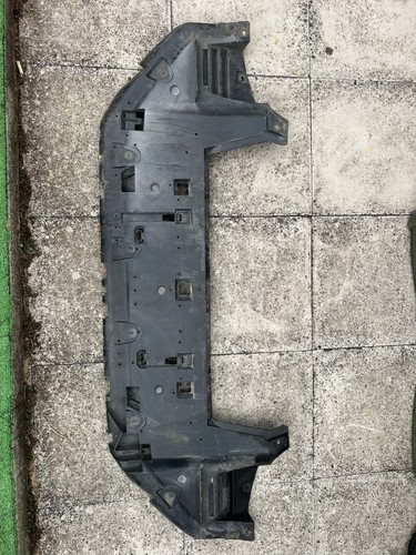 Front bumper undertray - front,