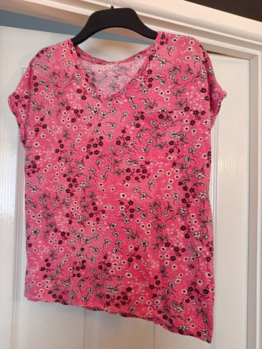 And ladies pink short - m,