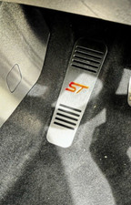 MK7+ FORD FIESTA RED ST LOGO