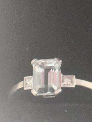 18ct white gold aquamarine and - white,