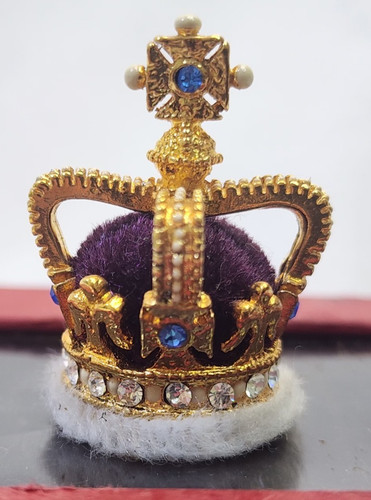 The crown mary - of, modena