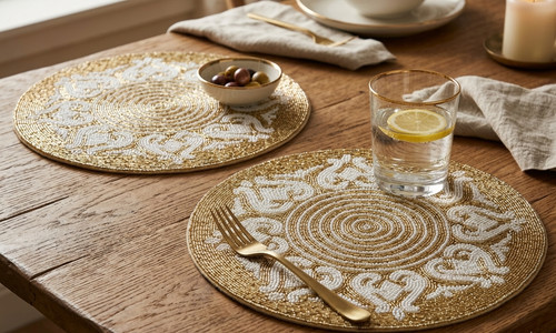 Set placemats gold and - of,