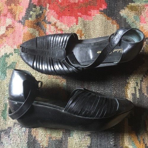 Robert clergerie black wedge