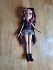 Bratz- Boutique Jade 2010 Fashion Doll  In Very Good Condition