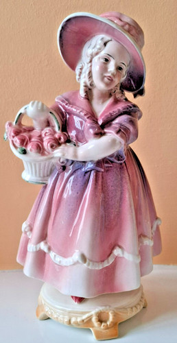 Art deco figurine girl - of,