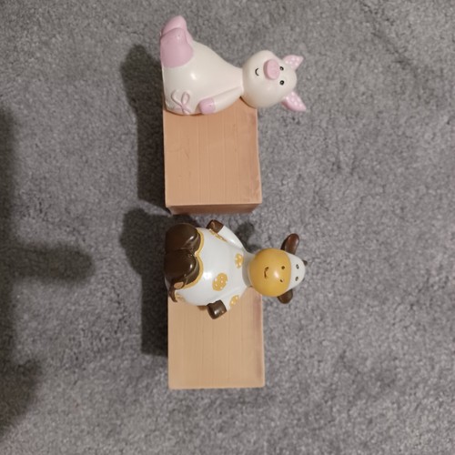 Egg cup pig - egg,