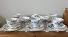 VINTAGE MISMATCHED BLUE BONE CHINA CUPS SAUCERS PLATES TRIOS WITH JUG & BOWL 