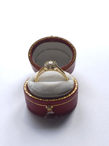 18ct yellow gold - 18ct, diamond