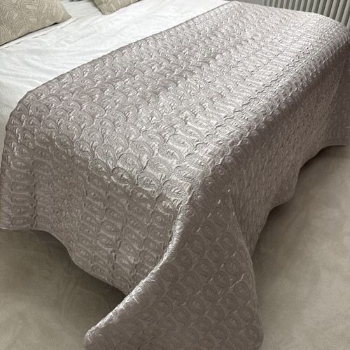 Bedspread fit double or - to,