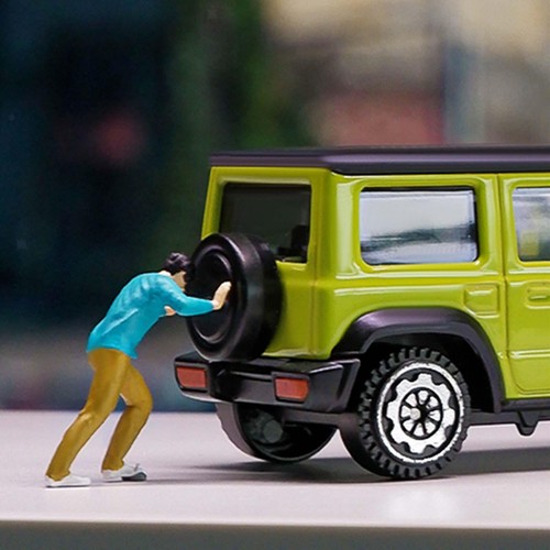 Miniature model figures - 1/64,