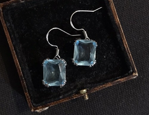 Vintage style jewellery - vintage,