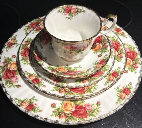 Royal albert bone china old - royal,