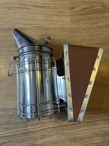 Stainless steel flow - stainless, beehive