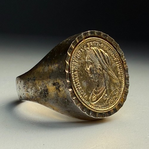 Ring signet gold plated queen - plated,