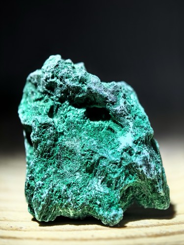 Raw malachite specimen - raw,