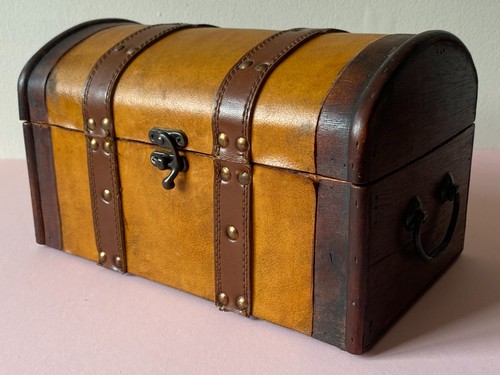 Small wood and - leather, vintage