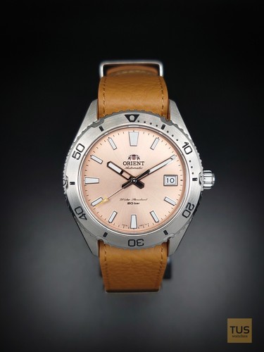 Orient mako 40mm salmon - mako, dial