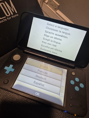 Nintendo 2ds black and - 2ds,
