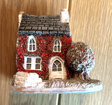 Lilliput Lane Holly Cottage