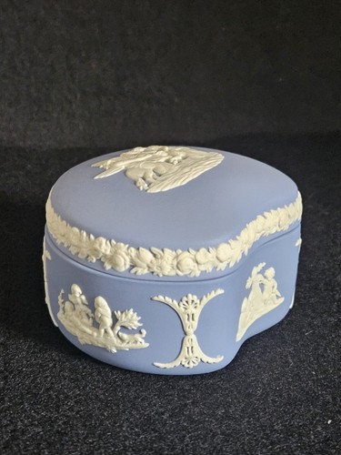 Wedgwood jasper ware - jasper,