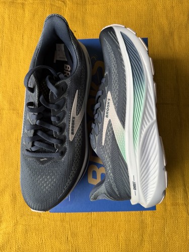 Brooks trainers size pair - brooks,