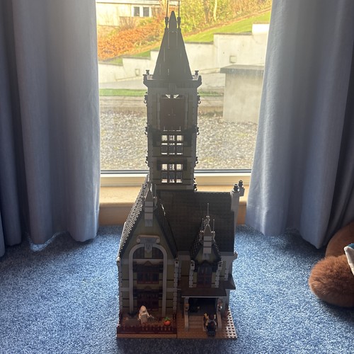 Lego icons haunted house - haunted,