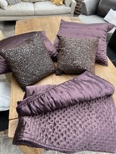 4 Cushions & Matching Bed Runner - Silk Blend (cost new £300)