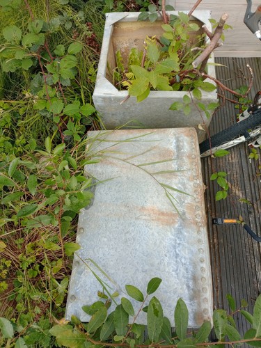 Reclaimed galvanised old water - old,