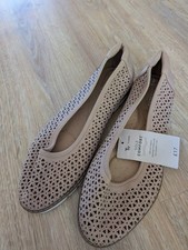 Sole comfort shoes - size,