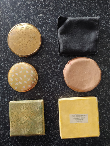 Vintage compacts max - 3, factor