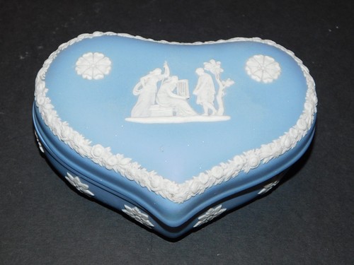 Wedgwood blue jasperware - blue,