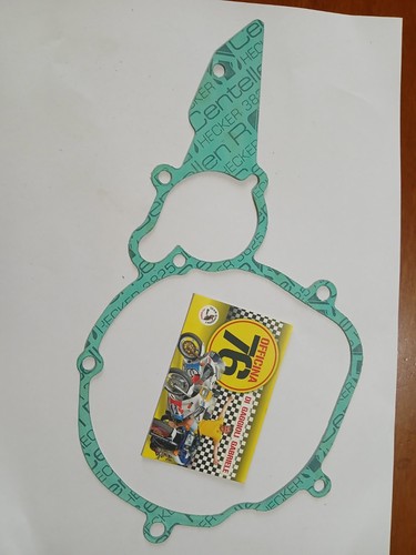 Gasket flange engine support