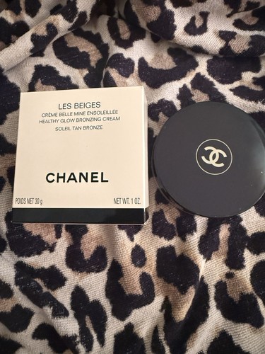 Empty chanel les - chanel, tub