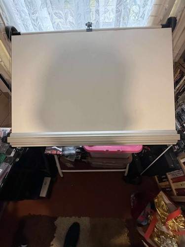 Drawing board stand - on,