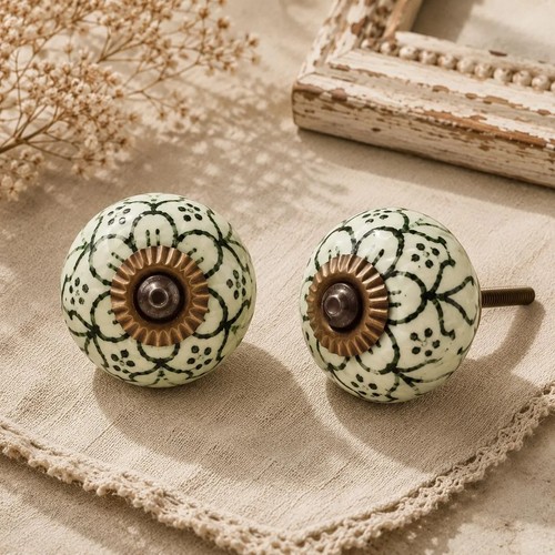 Green and white knobs - ,