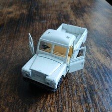 Dinky Toys Land Rover 109"WB 