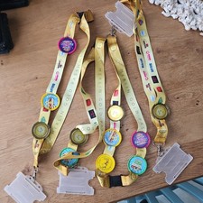 4x Merlin pop badge With