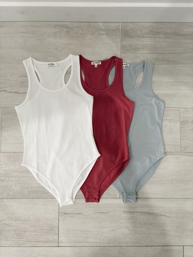 Women bundle lot - of, 3