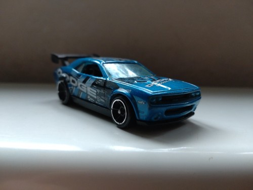 Hot wheels dodge - hot,