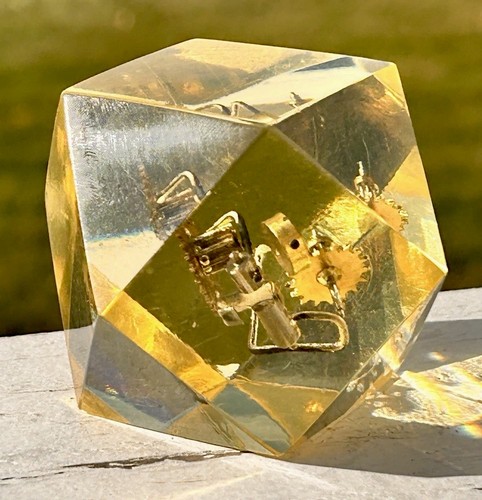 Vintage lucite resin modernist - resin,