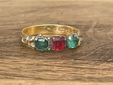 22ct Gold 3stone Ring