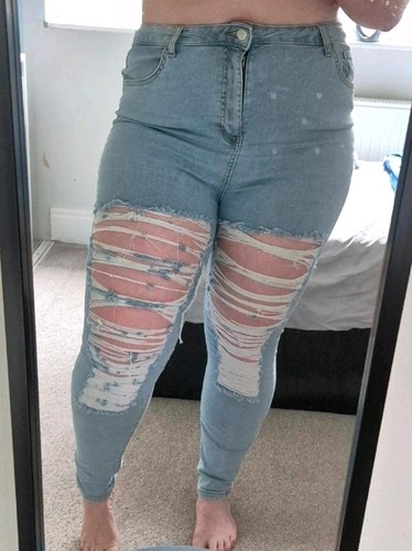 Pale blue ripped boohoo - blue,