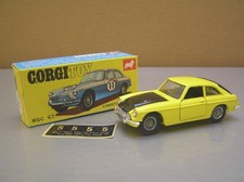 Corgi Toys 345 MGC GT light