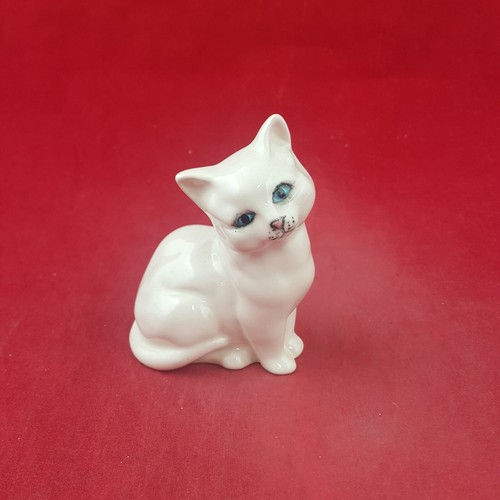 Royal doulton animals figurine - royal,