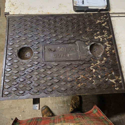 Cast iron manhole cover 637mm - cast,